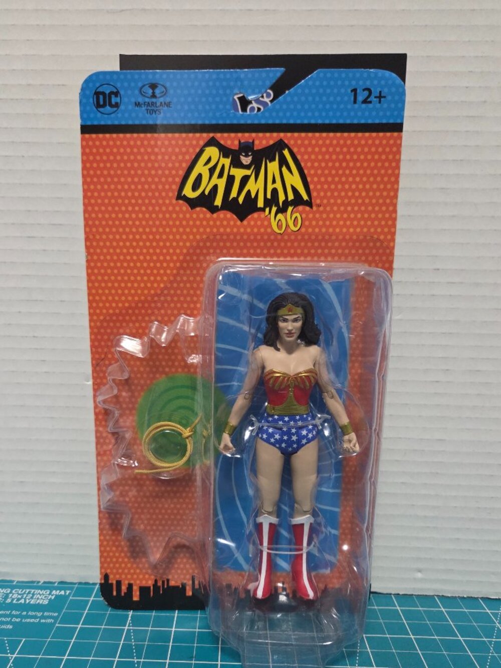 Batman 66 - WONDER WOMAN 6” Action Figure McFarlane MOC DC Retro